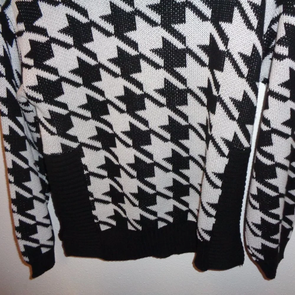 NINE West Sweater Size Large NWT